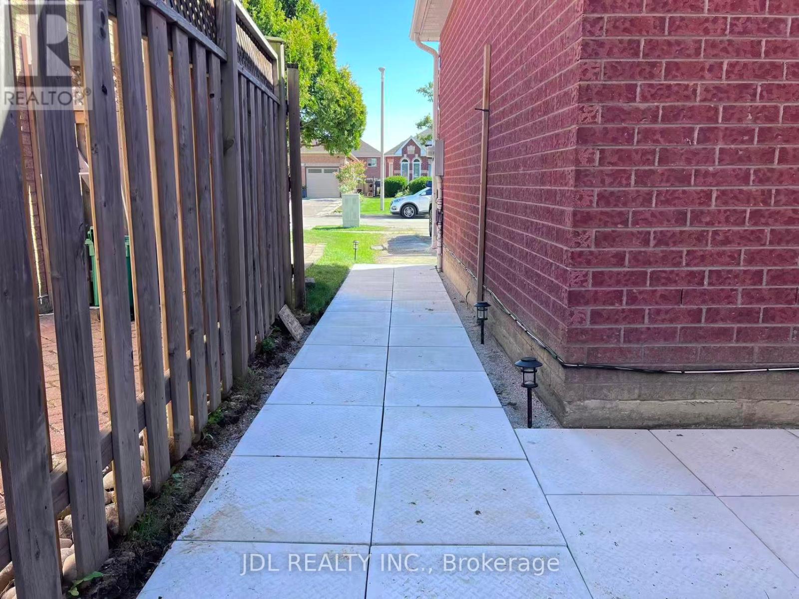 80 Caproni Drive, Vaughan, Ontario  L6A 1Y1 - Photo 34 - N13747316