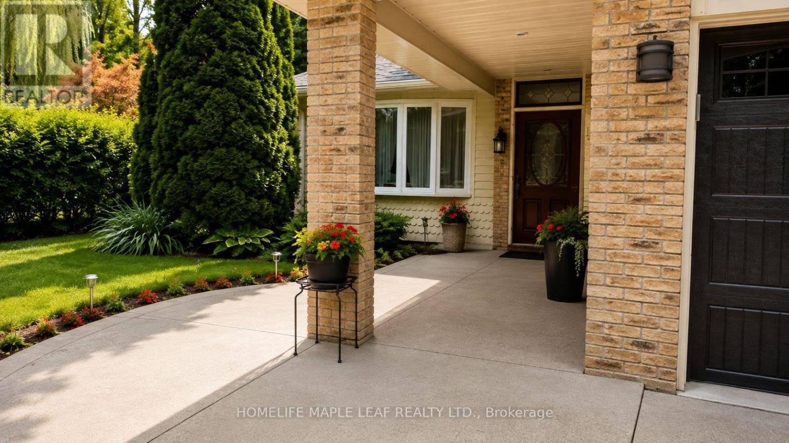 20 Brookfield Court, Markham, Ontario  L3P 2W9 - Photo 3 - N13747320