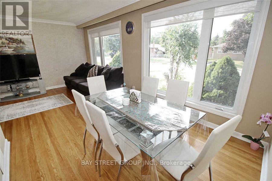 Main Fl - 324 Elmwood Avenue, Richmond Hill (Harding), Ontario  L4C 1L8 - Photo 7 - N13747324