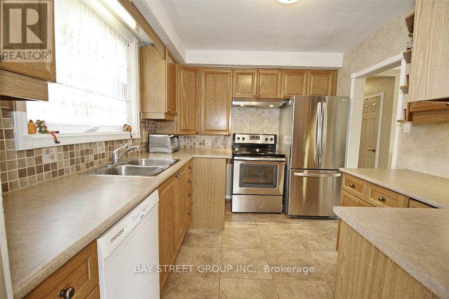 Main Fl - 324 Elmwood Avenue, Richmond Hill (Harding), Ontario  L4C 1L8 - Photo 8 - N13747324