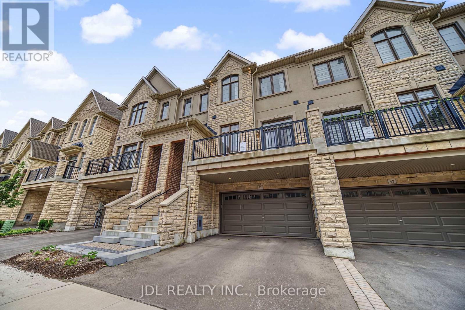 41 West Village Lane, Markham, Ontario  L6C 3L5 - Photo 1 - N13747358