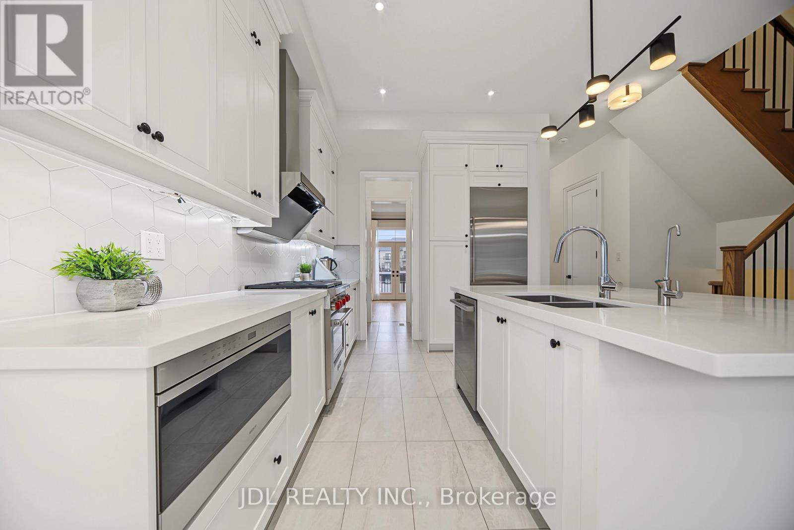 41 West Village Lane, Markham, Ontario  L6C 3L5 - Photo 13 - N13747358