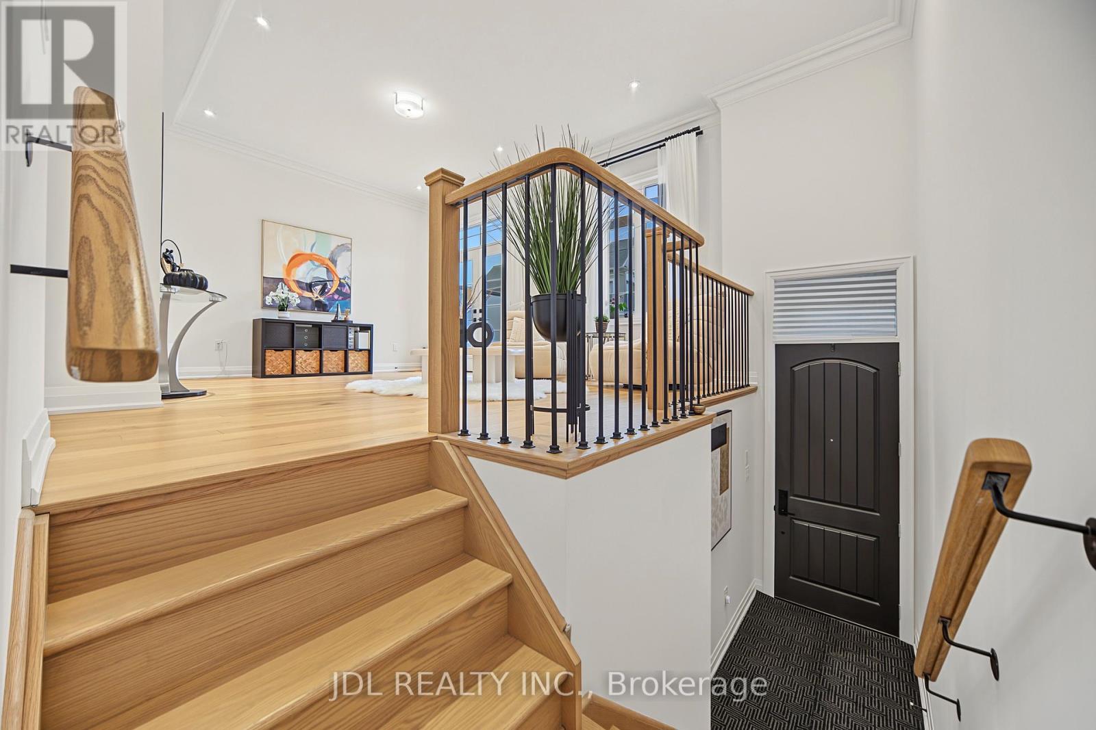 41 West Village Lane, Markham, Ontario  L6C 3L5 - Photo 4 - N13747358