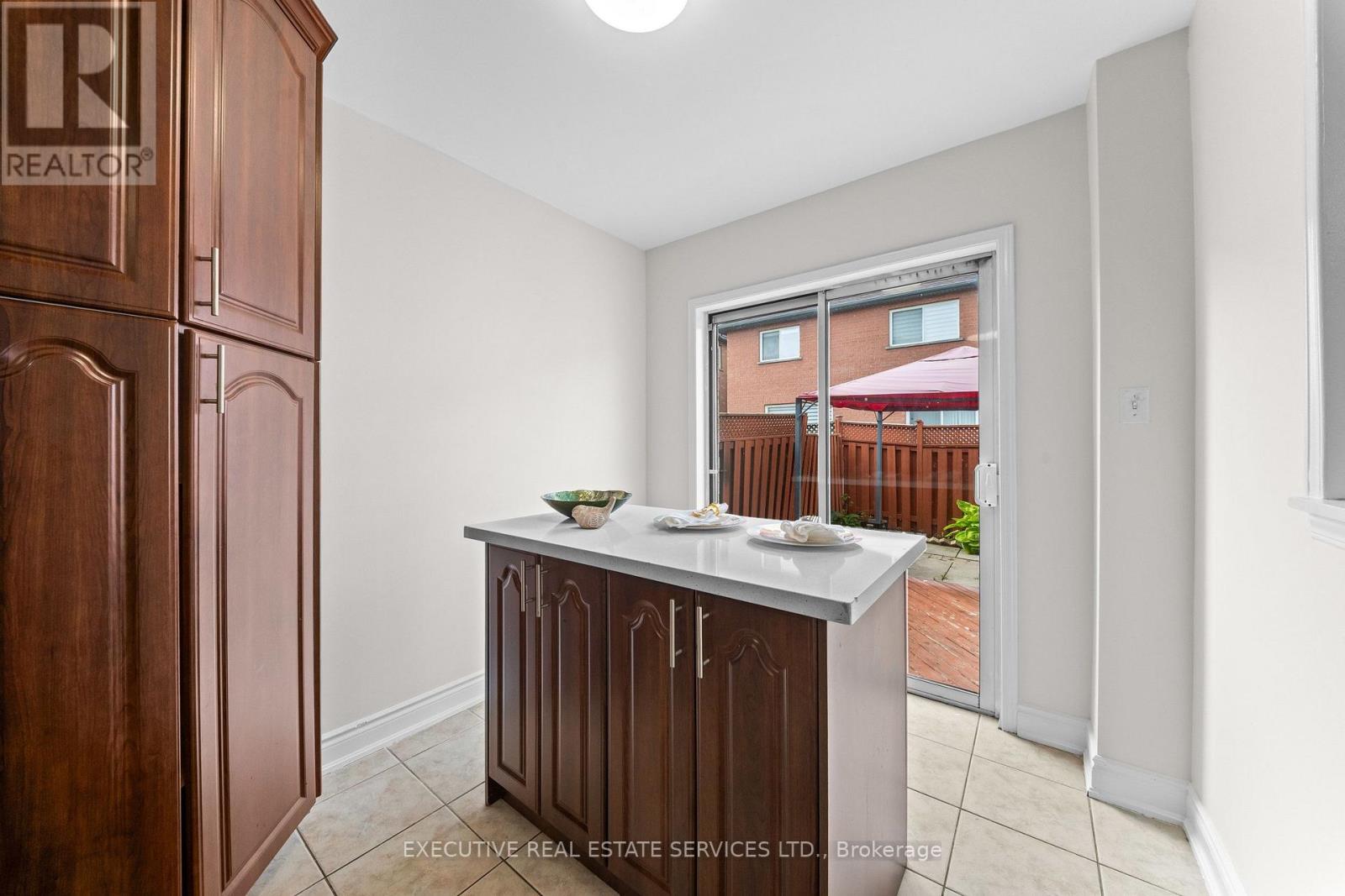 8 Spencer Drive N, Brampton, Ontario  L7A 2A4 - Photo 21 - W13747220