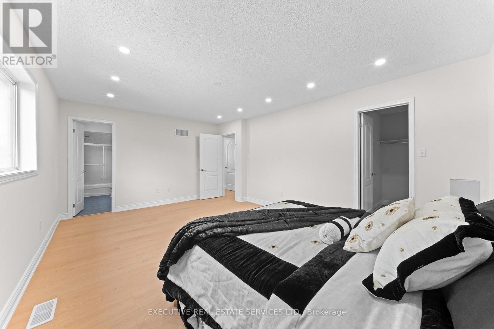 8 Spencer Drive N, Brampton, Ontario  L7A 2A4 - Photo 25 - W13747220