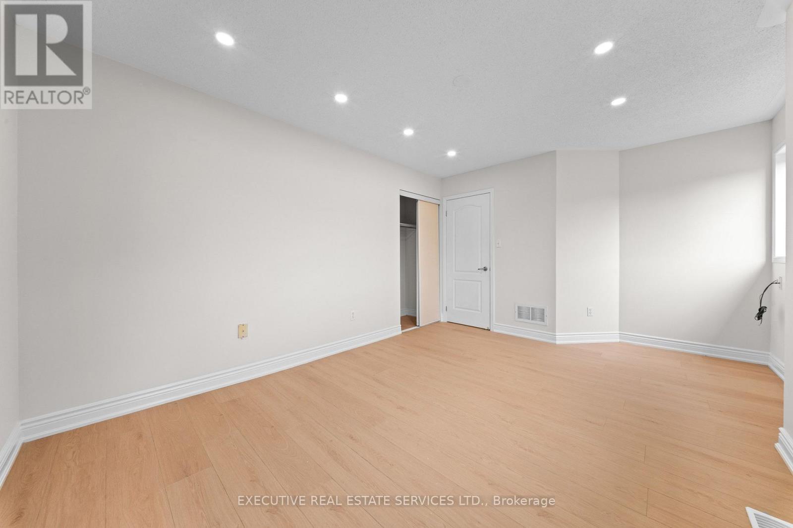 8 Spencer Drive N, Brampton, Ontario  L7A 2A4 - Photo 35 - W13747220