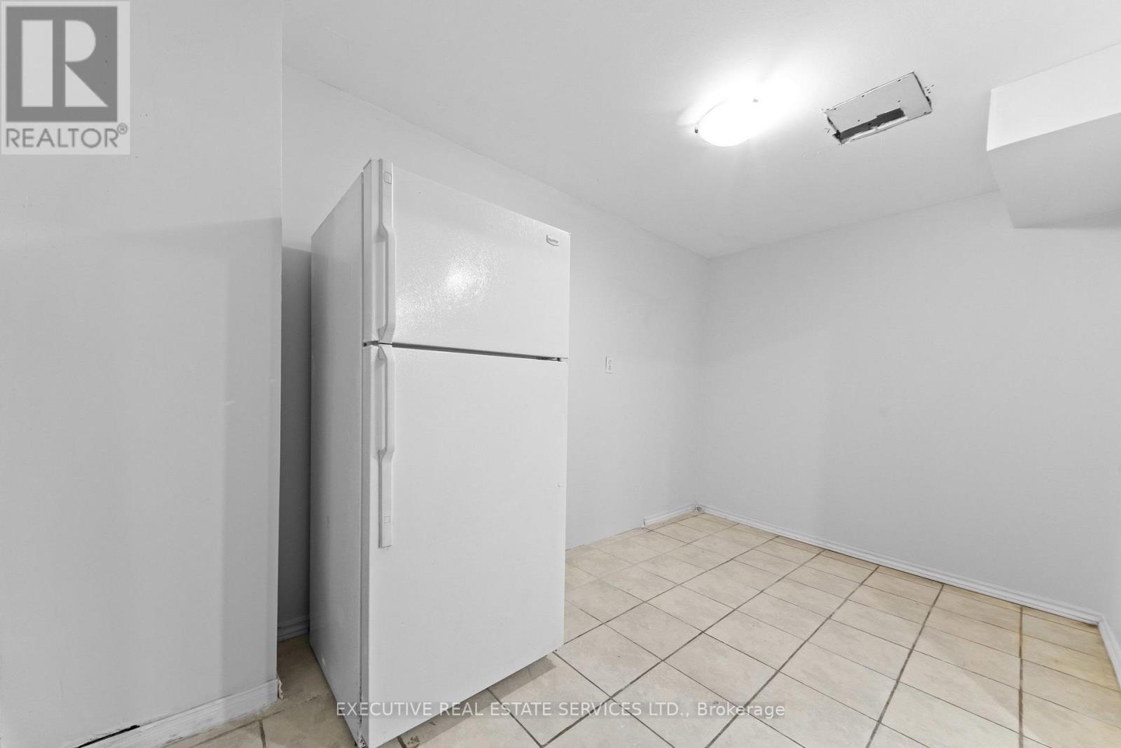 8 Spencer Drive N, Brampton, Ontario  L7A 2A4 - Photo 38 - W13747220