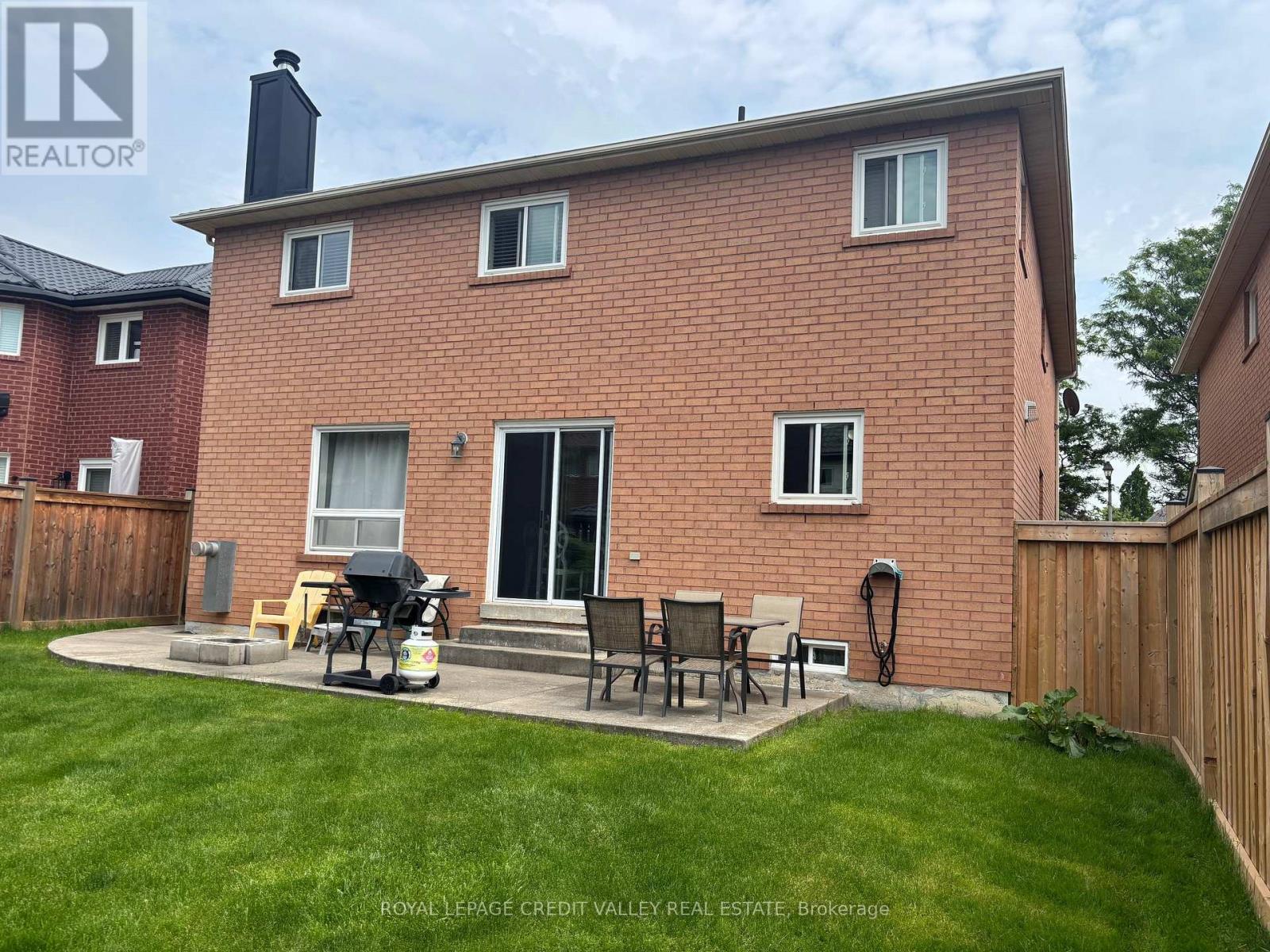 8 Livingston Drive, Caledon, Ontario  L7C 1A7 - Photo 6 - W13747338