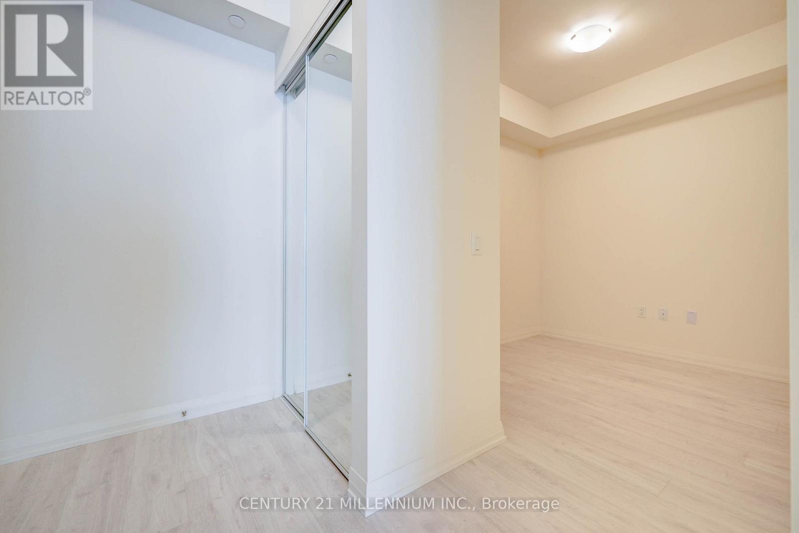 1120 - 9000 Jane Street, Vaughan, Ontario  L4K 0M6 - Photo 4 - N13744730