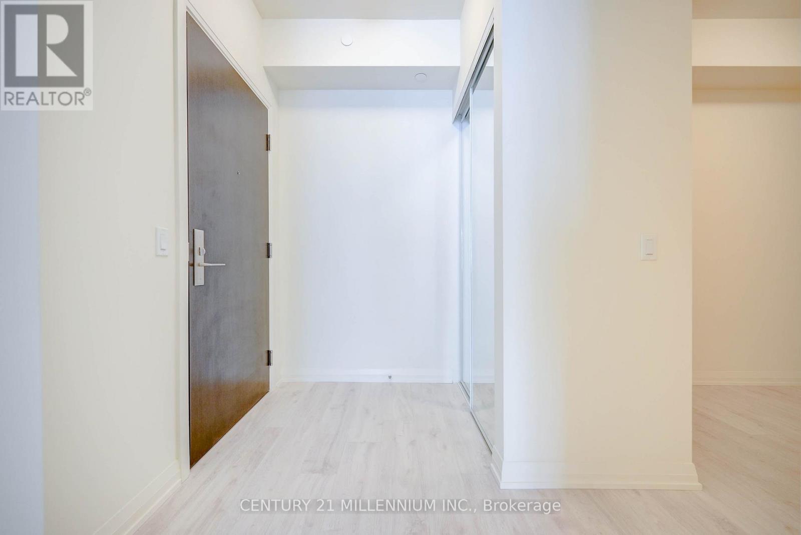 1120 - 9000 Jane Street, Vaughan, Ontario  L4K 0M6 - Photo 2 - N13744730