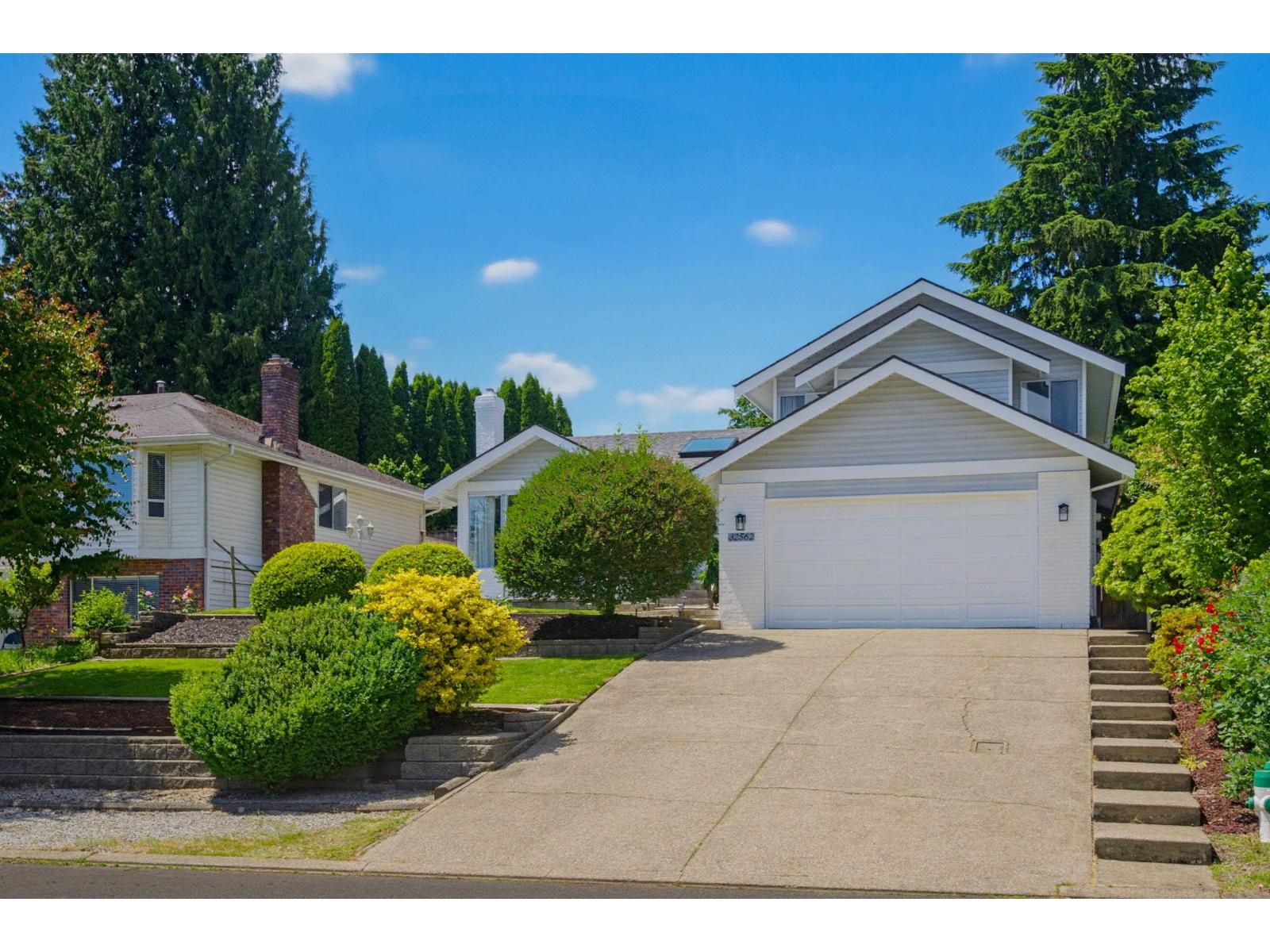 32562 Murray Avenue, Abbotsford, British Columbia  V2T 4T5 - Photo 2 - R3161737