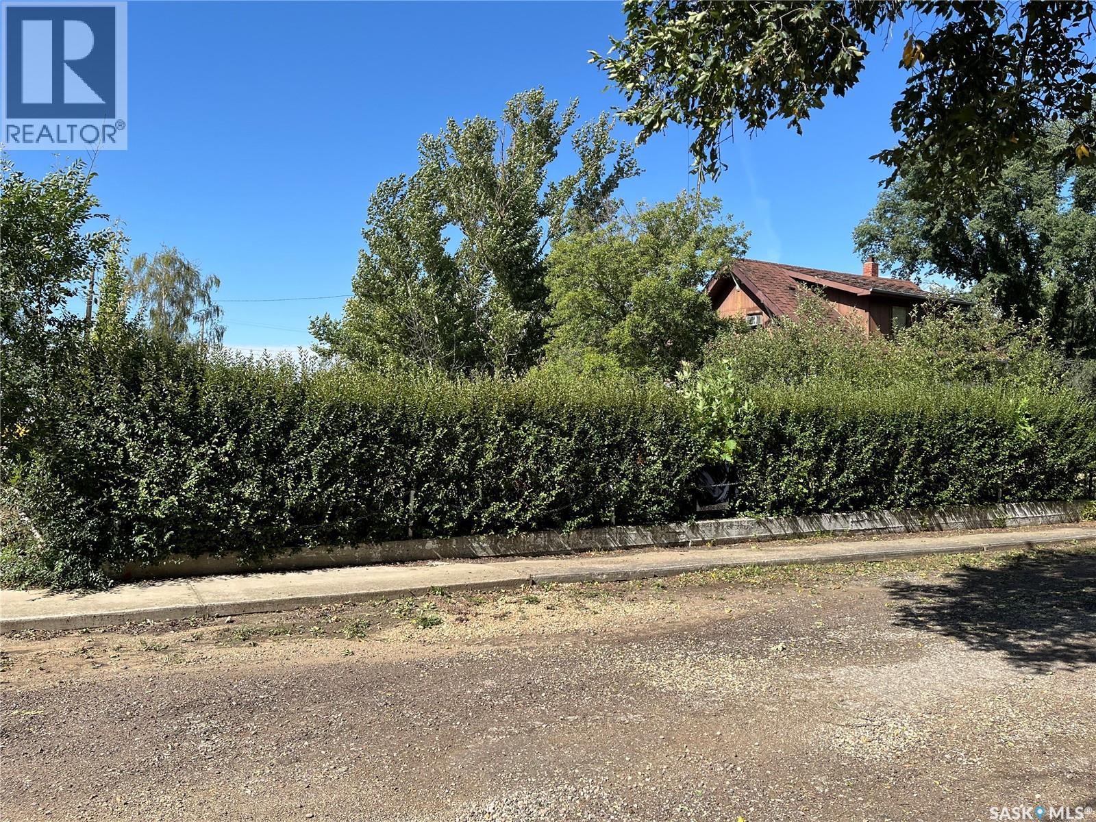 208 2nd Street W, Lafleche, Saskatchewan  S0H 2K0 - Photo 2 - SK047624