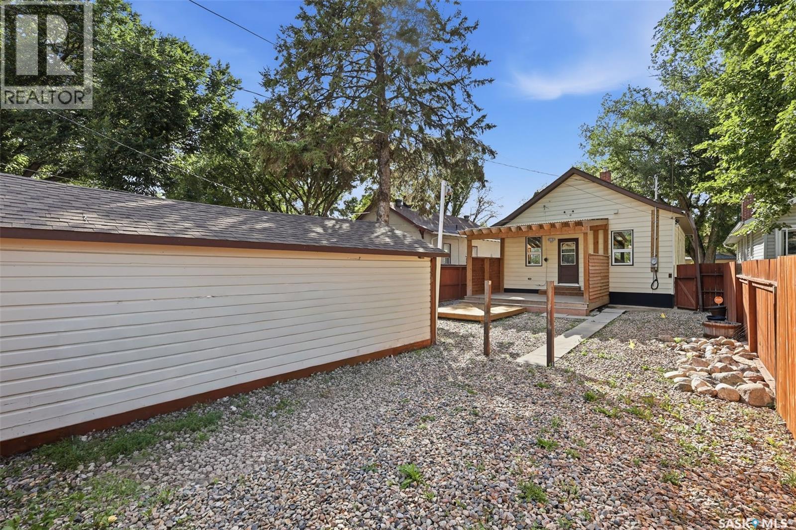 1304 C Avenue N, Saskatoon, Saskatchewan  S7L 1K8 - Photo 34 - SK047618