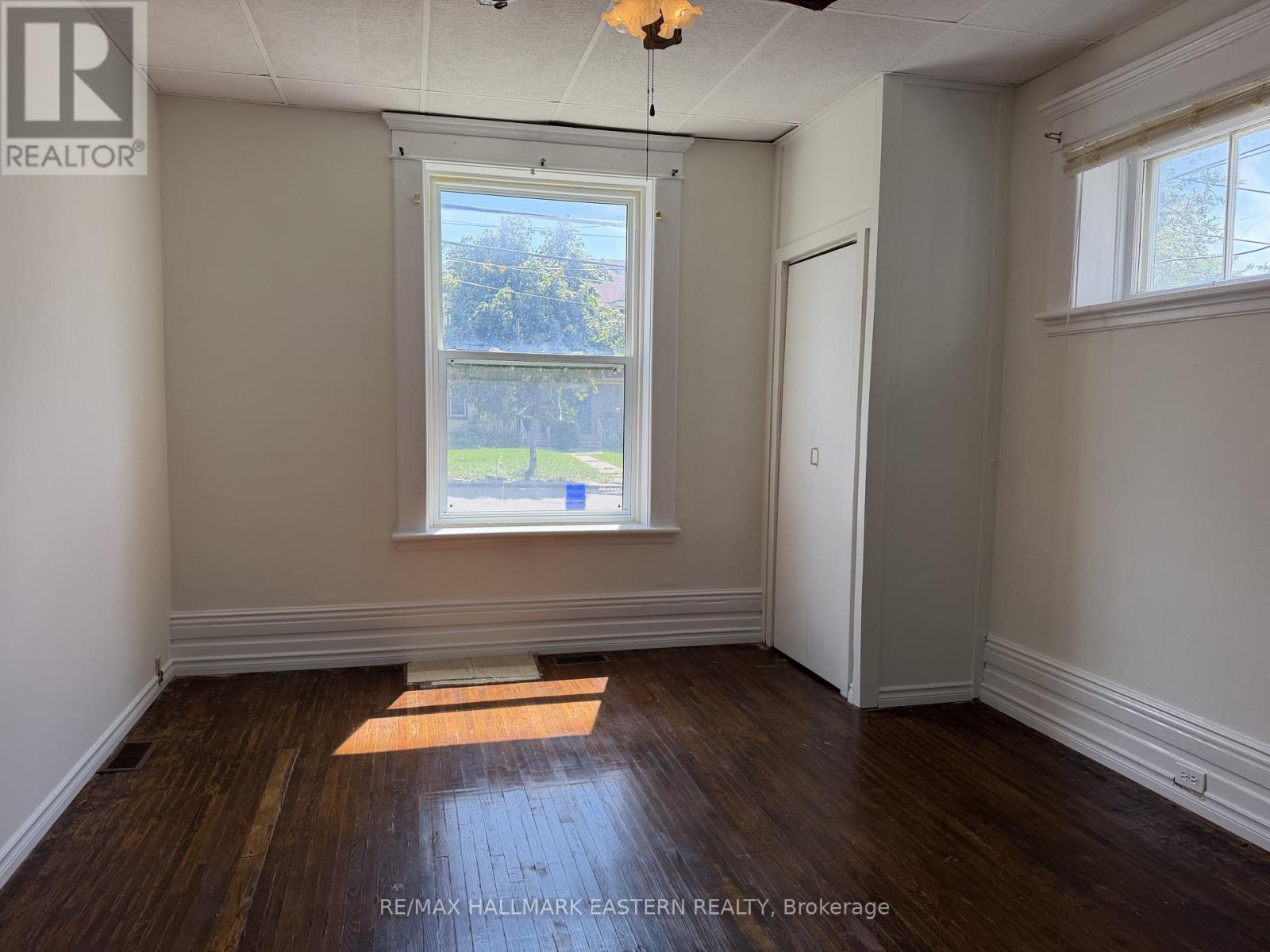 194 London Street, Peterborough, Ontario  K9H 2Y9 - Photo 3 - X13747348