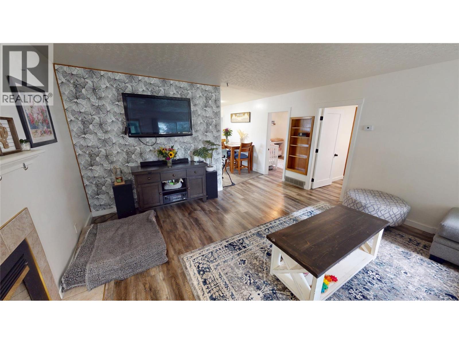 720 6th Street S, Cranbrook, British Columbia  V1C 1L3 - Photo 4 - 10399854