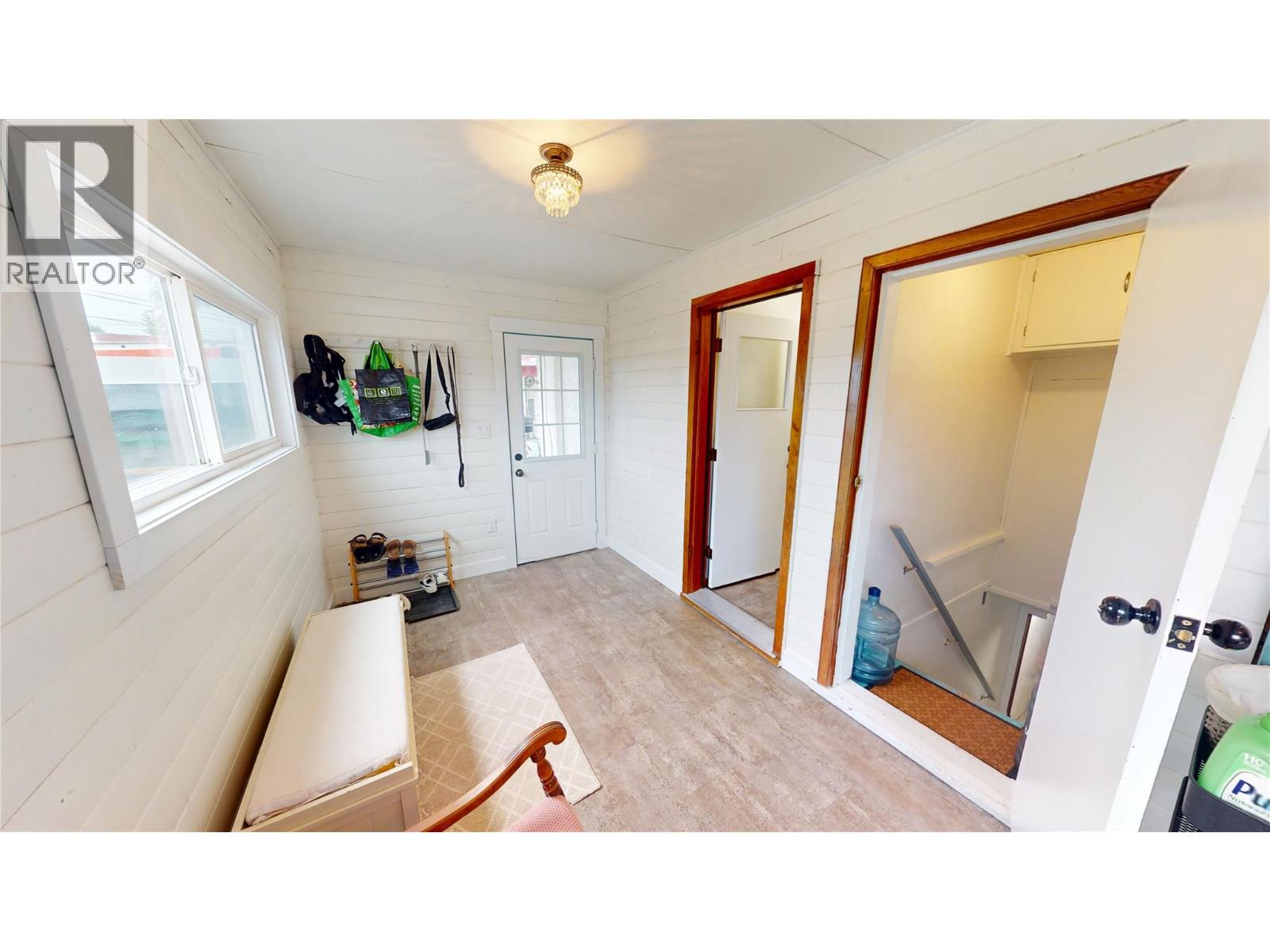 720 6th Street S, Cranbrook, British Columbia  V1C 1L3 - Photo 15 - 10399854