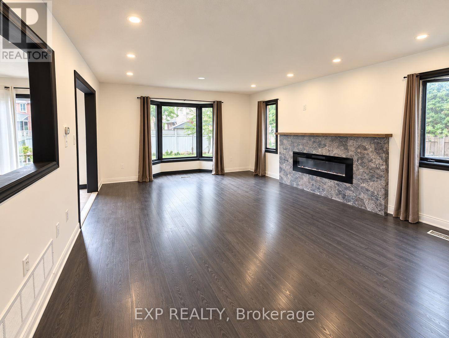 65 Pressed Brick Drive, Brampton, Ontario  L6V 4K5 - Photo 4 - W13716604