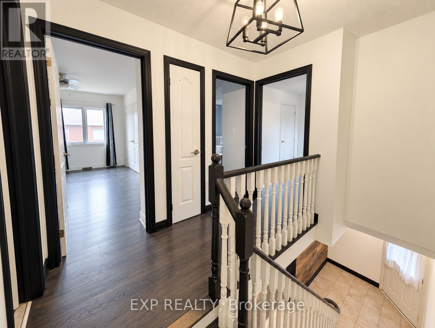 65 Pressed Brick Drive, Brampton, Ontario  L6V 4K5 - Photo 10 - W13716604
