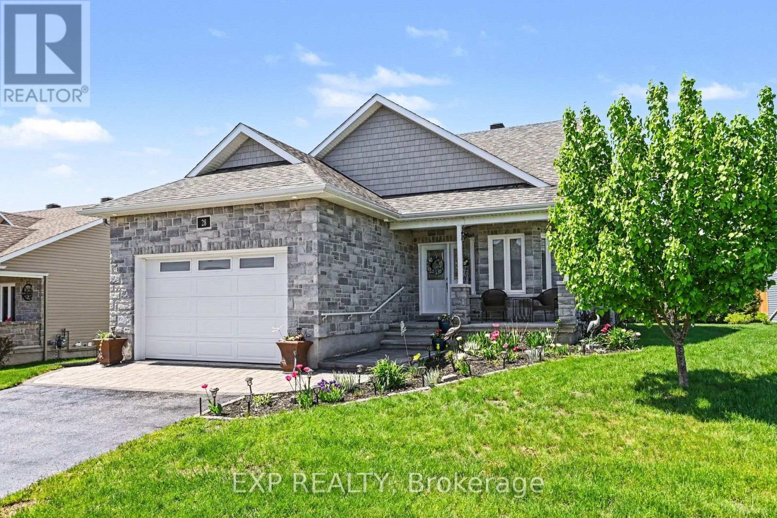 28 Jim Brownell Boulevard, South Stormont, Ontario K0C 1P0 - Photo 2 - X13593372