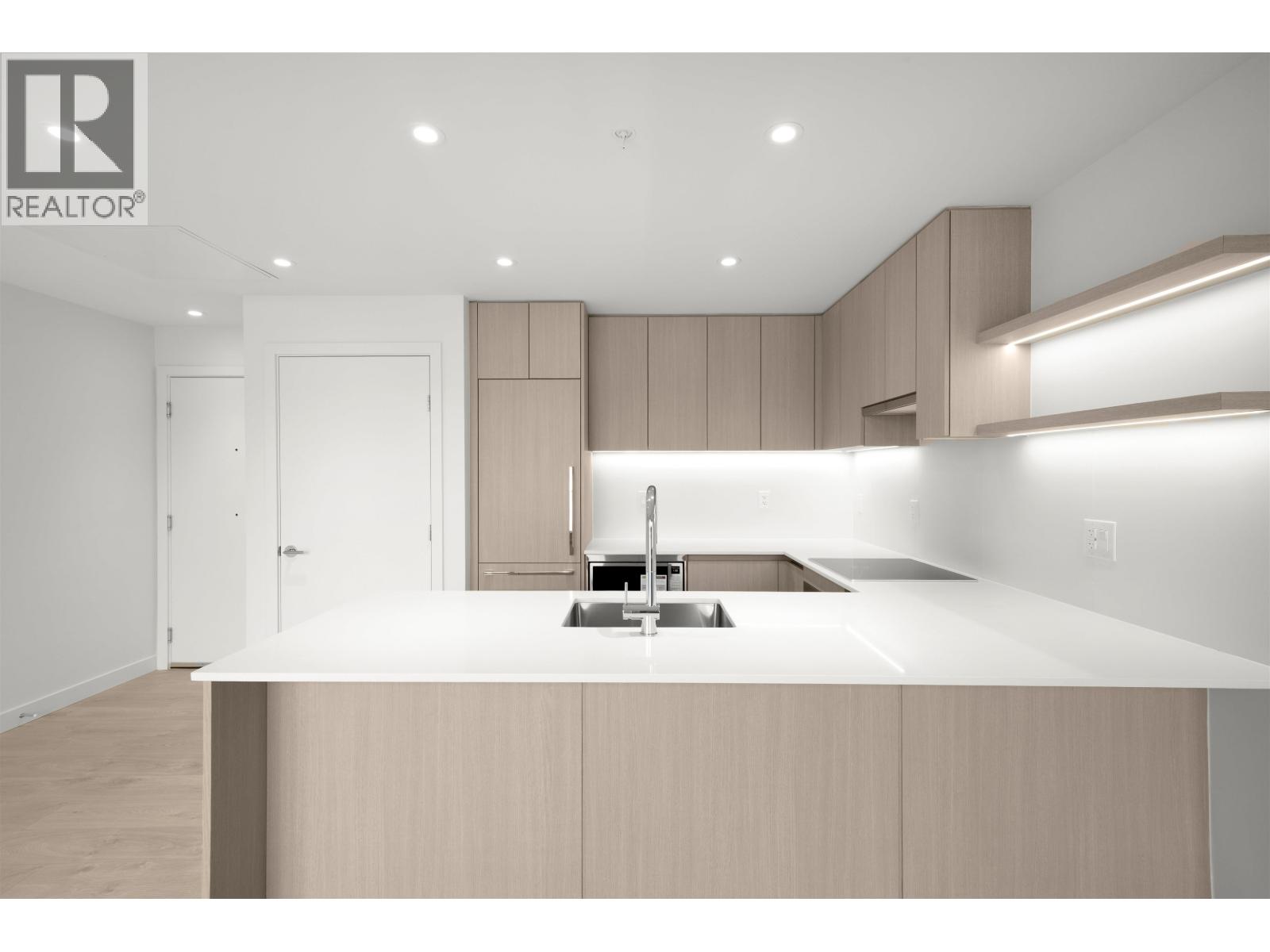 408 4928 Quebec Street, Vancouver, British Columbia  V5W 0G6 - Photo 2 - R3161697