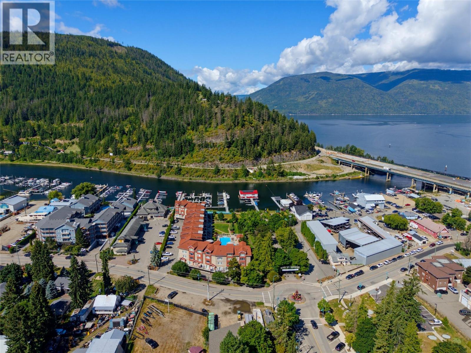 1130 Riverside Avenue Unit# 14, Sicamous, British Columbia