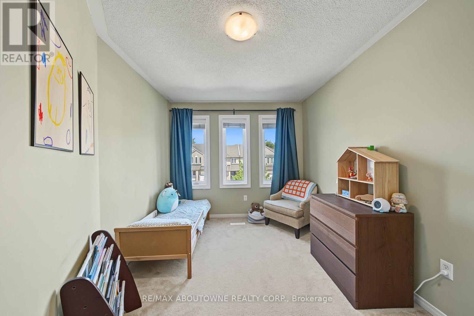5110 Falconcrest Drive, Burlington, Ontario  L7L 6K5 - Photo 7 - W13747392