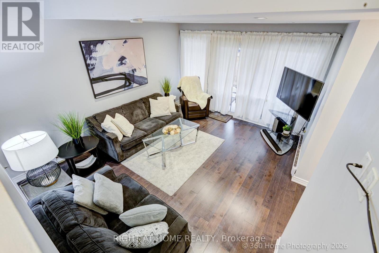80 - 221 Milestone Crescent, Aurora, Ontario  L4G 3M2 - Photo 2 - N13090772