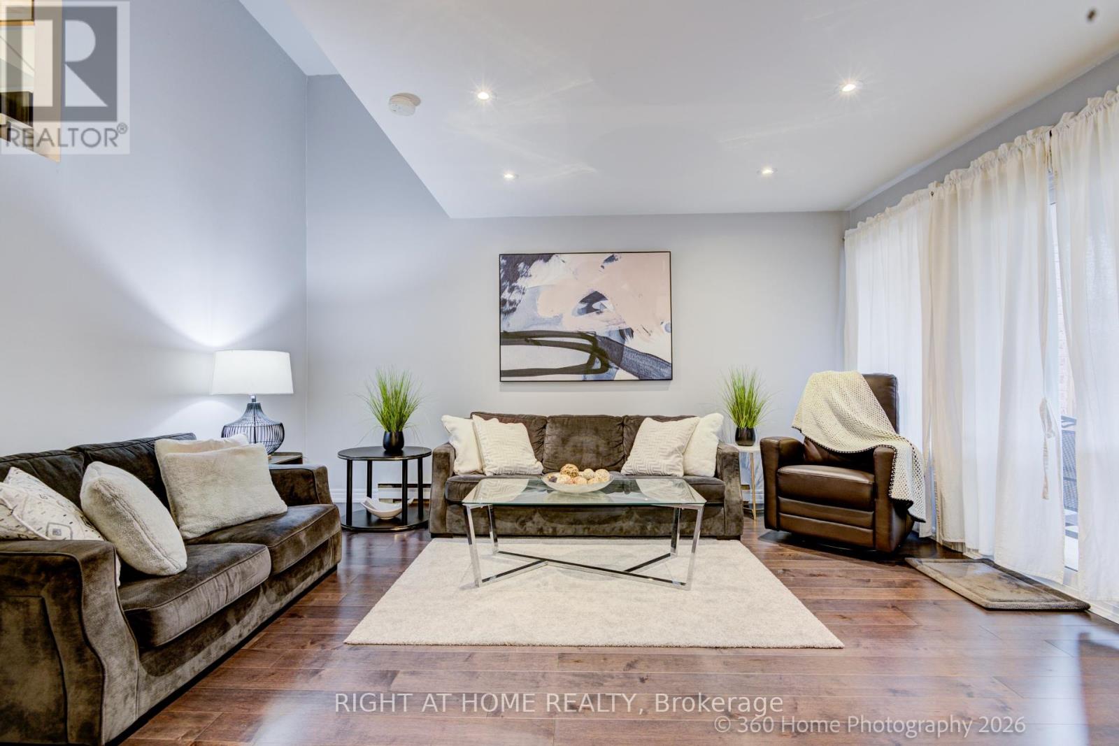 80 - 221 MILESTONE CRESCENT, Aurora, Ontario