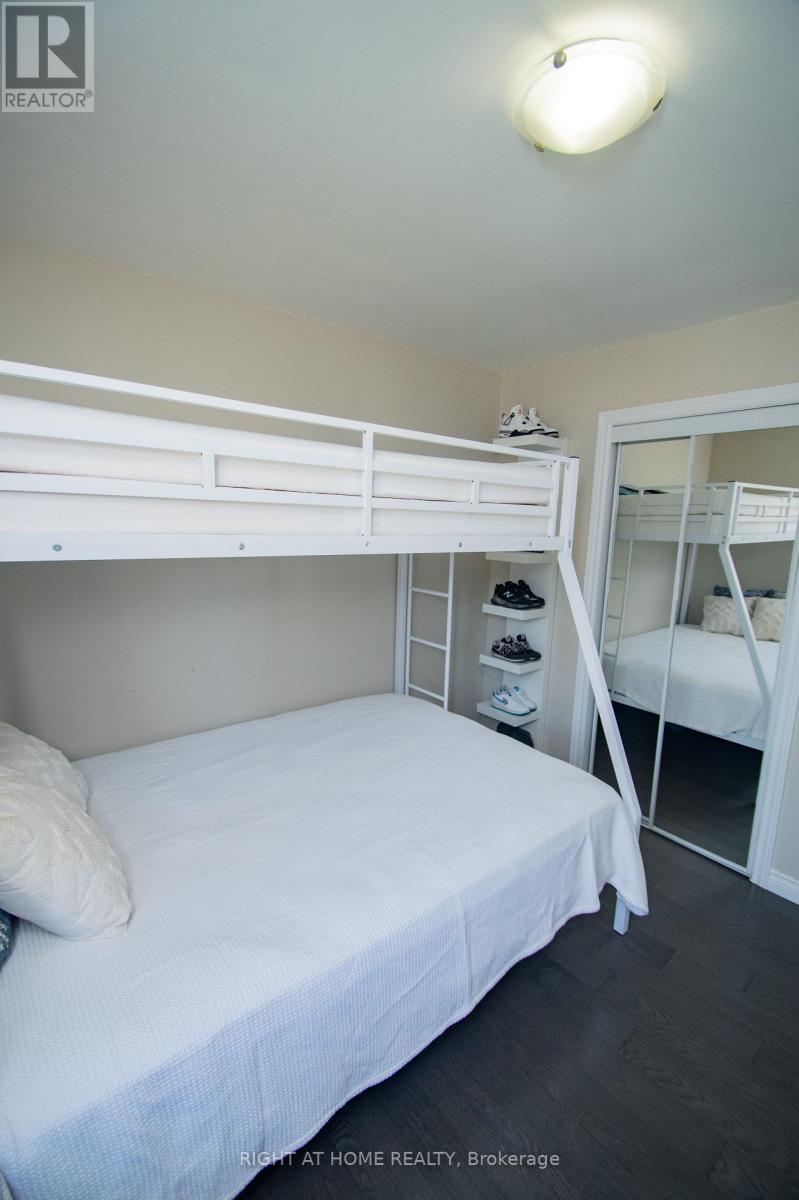 65 Bridgenorth Crescent, Toronto, Ontario  M9V 2M5 - Photo 11 - W12835274
