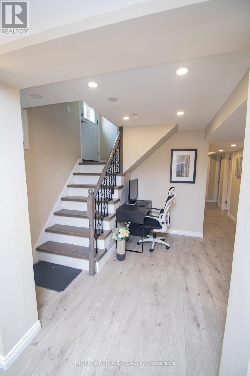 65 Bridgenorth Crescent, Toronto, Ontario  M9V 2M5 - Photo 17 - W12835274
