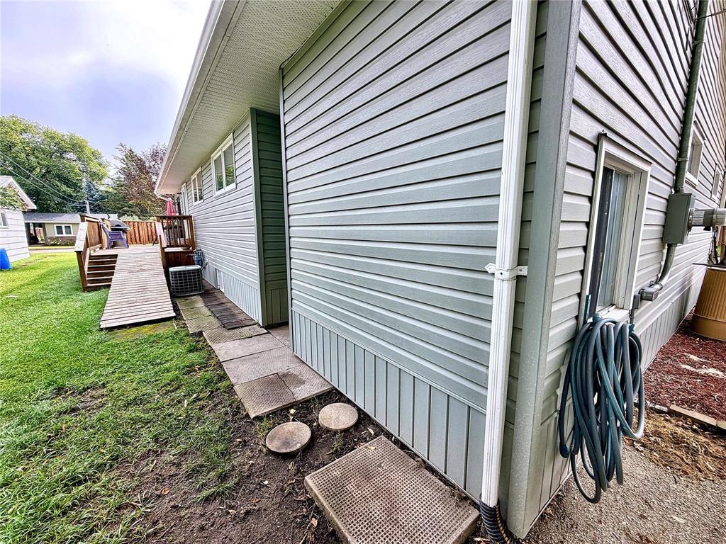 157 3rd Avenue NW, Carman, Manitoba  R0G 0J0 - Photo 33 - 202622218