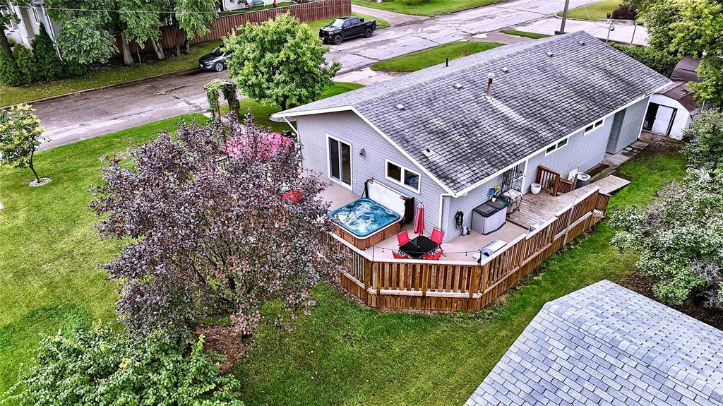 157 3rd Avenue NW, Carman, Manitoba  R0G 0J0 - Photo 36 - 202622218