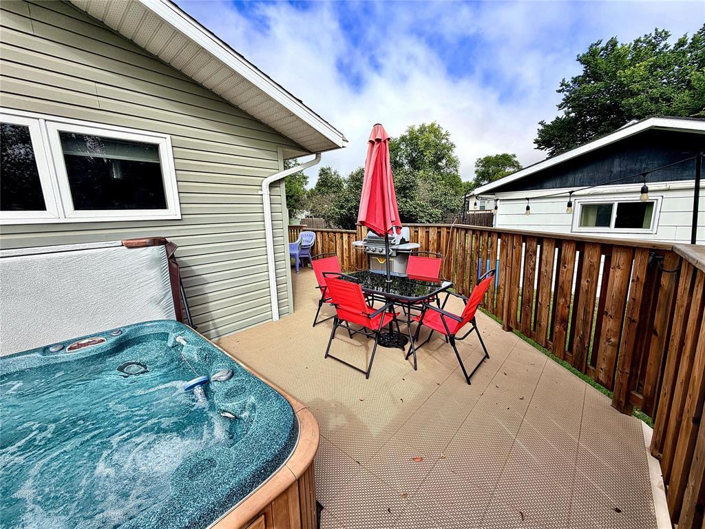 157 3rd Avenue NW, Carman, Manitoba  R0G 0J0 - Photo 30 - 202622218