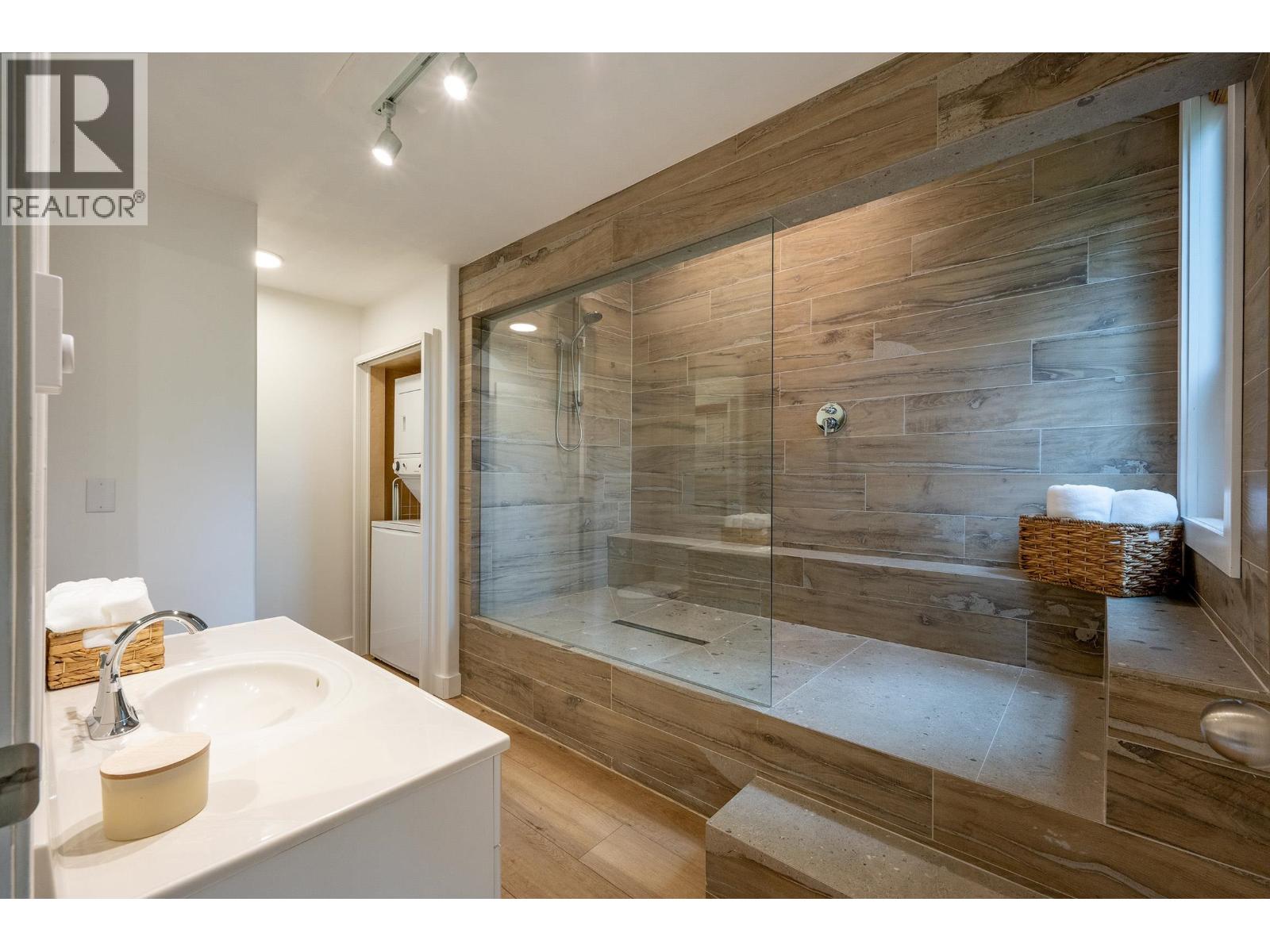 3125 Hawthorne Place, Whistler, British Columbia  V8E 0B8 - Photo 33 - R3160503