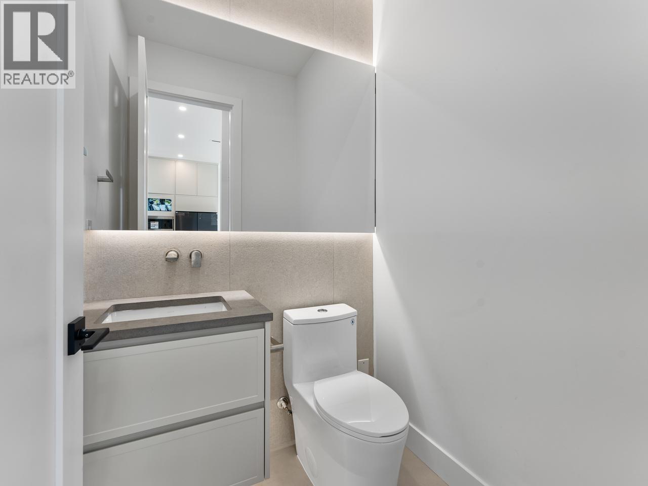 1 8633 12th Avenue, Burnaby, British Columbia  V3N 2M1 - Photo 12 - R3160845