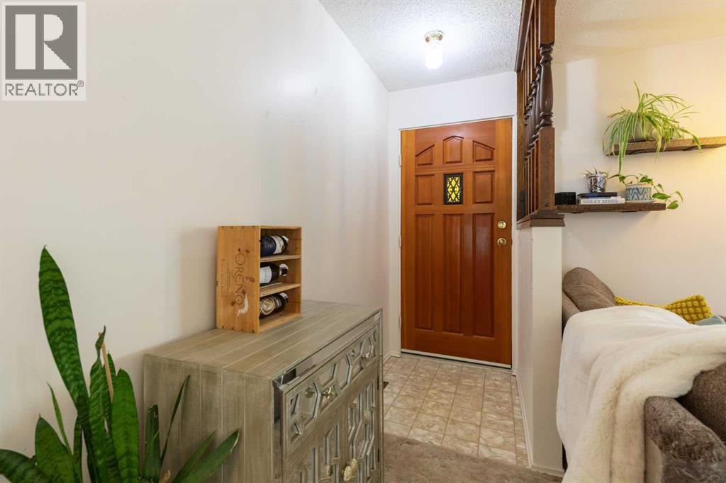 2335 Porter Place SE, Medicine Hat, Alberta  T1B 1E4 - Photo 3 - A2342101