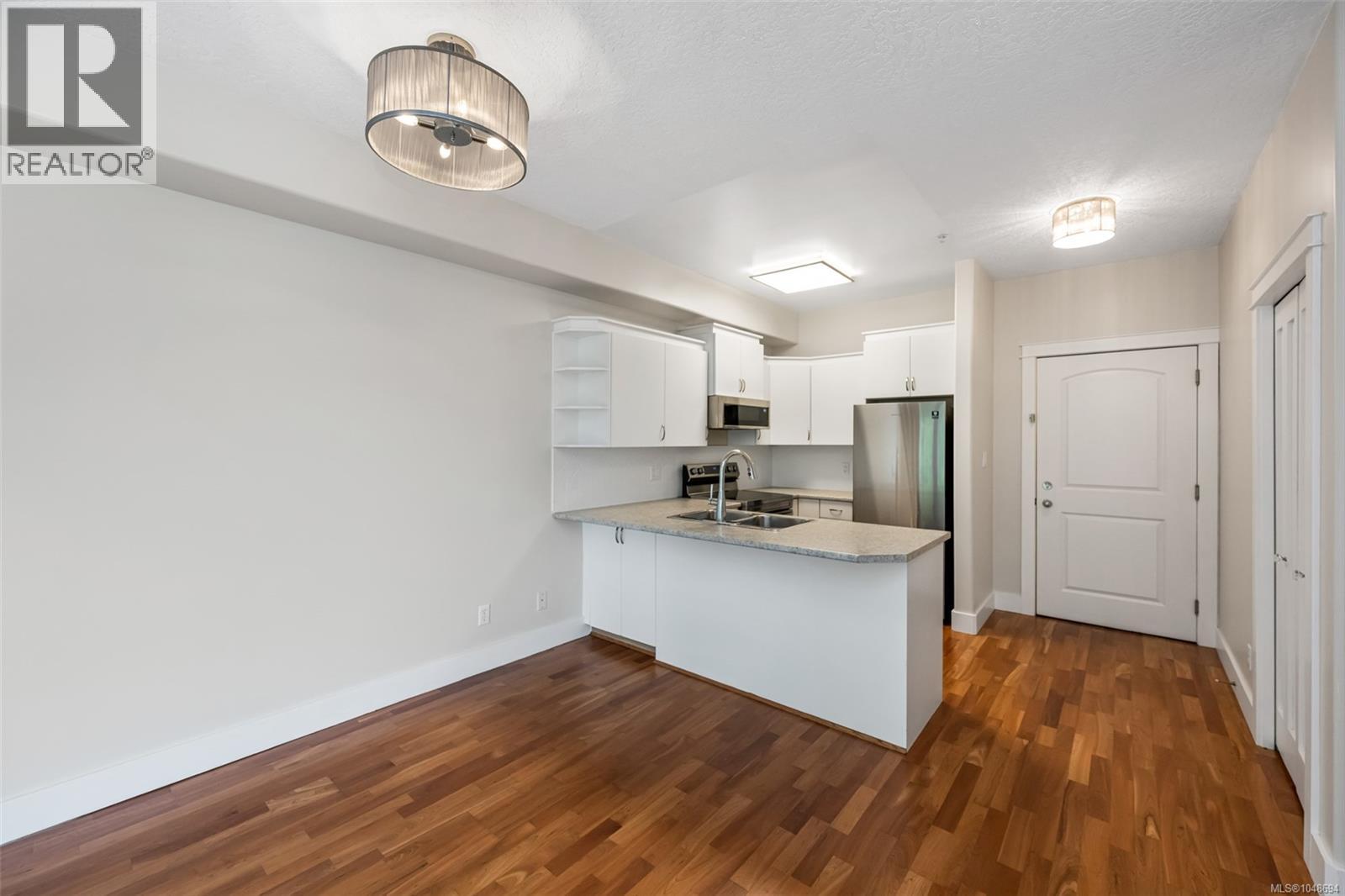 207 3915 Carey Rd, Saanich, British Columbia  V8Z 4E3 - Photo 12 - 1048694