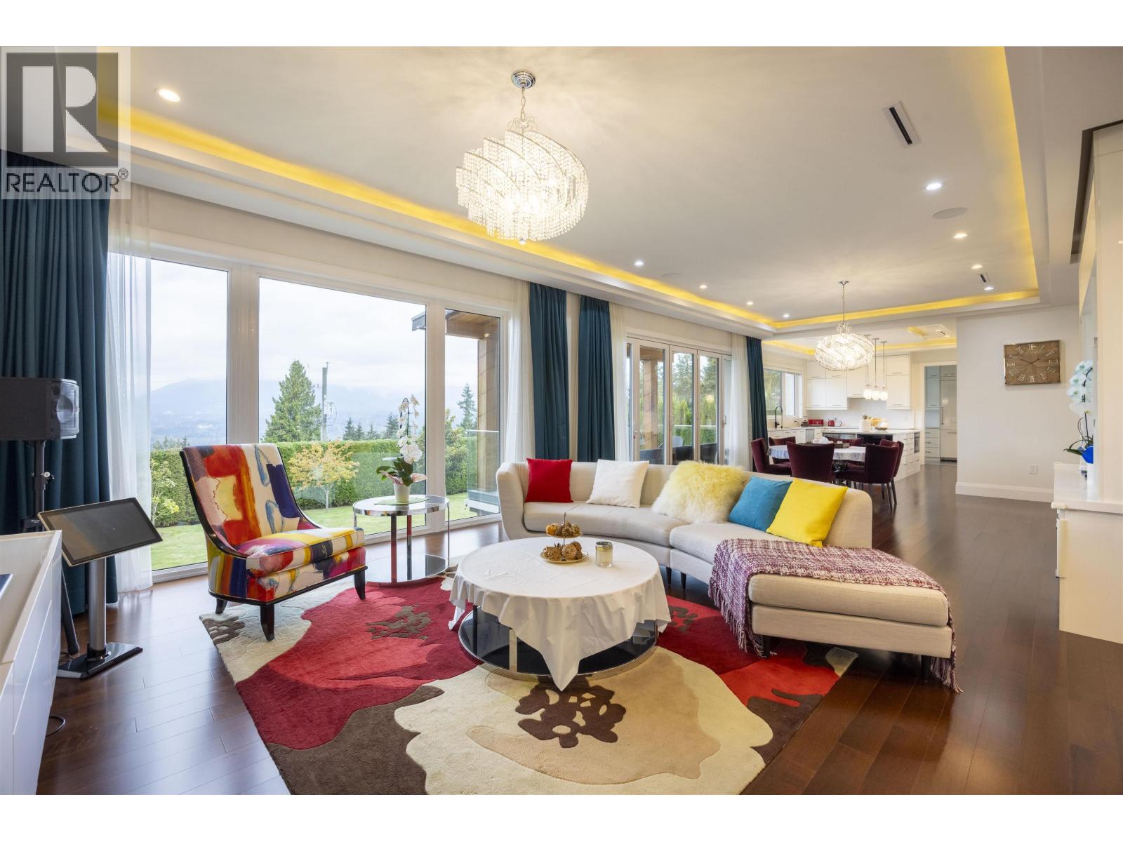 5111 Harbour View Road, Burnaby, British Columbia  V5B 1C9 - Photo 2 - R3161704