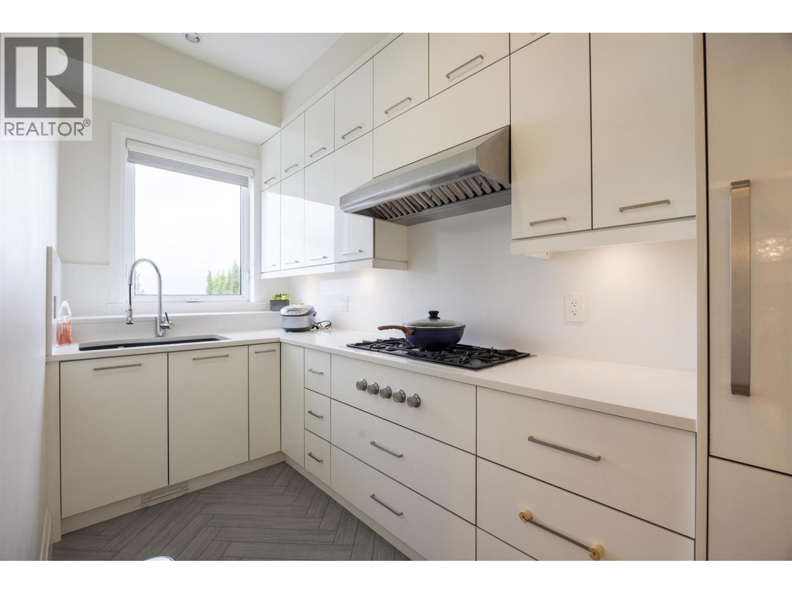 5111 Harbour View Road, Burnaby, British Columbia  V5B 1C9 - Photo 15 - R3161704