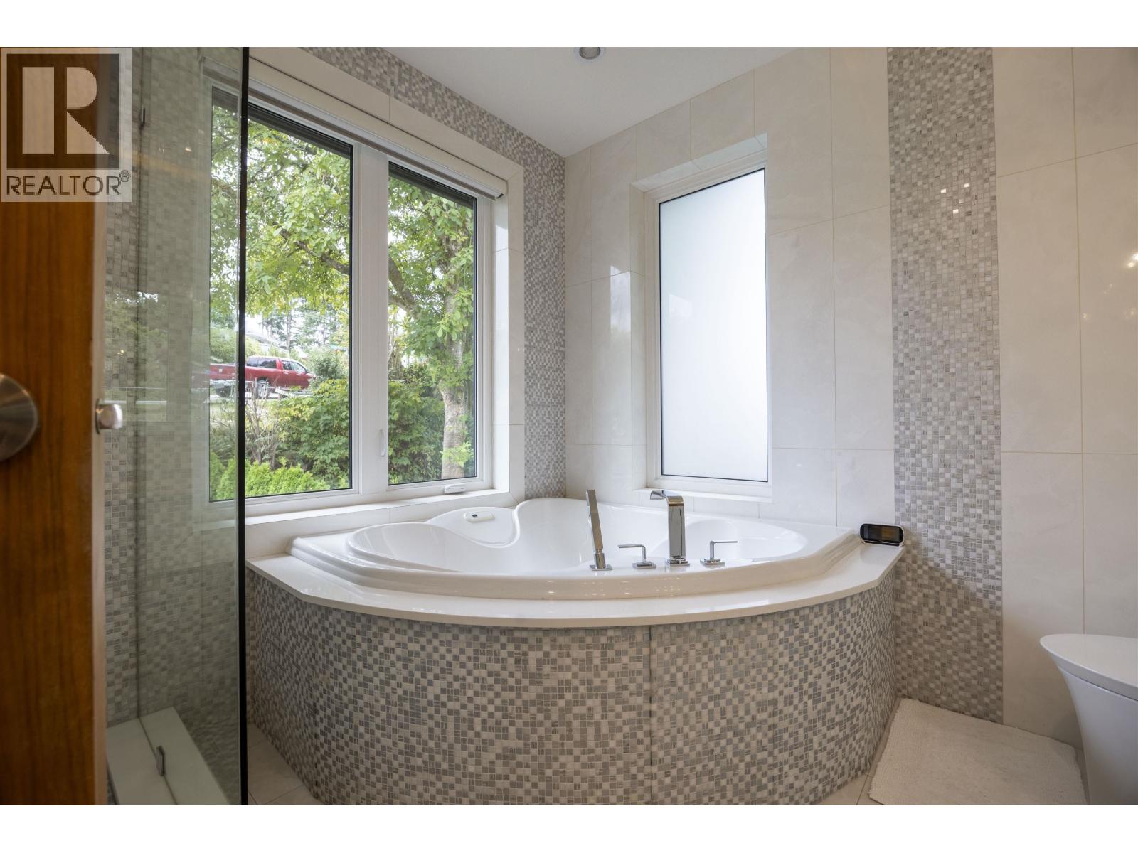 5111 Harbour View Road, Burnaby, British Columbia  V5B 1C9 - Photo 34 - R3161704