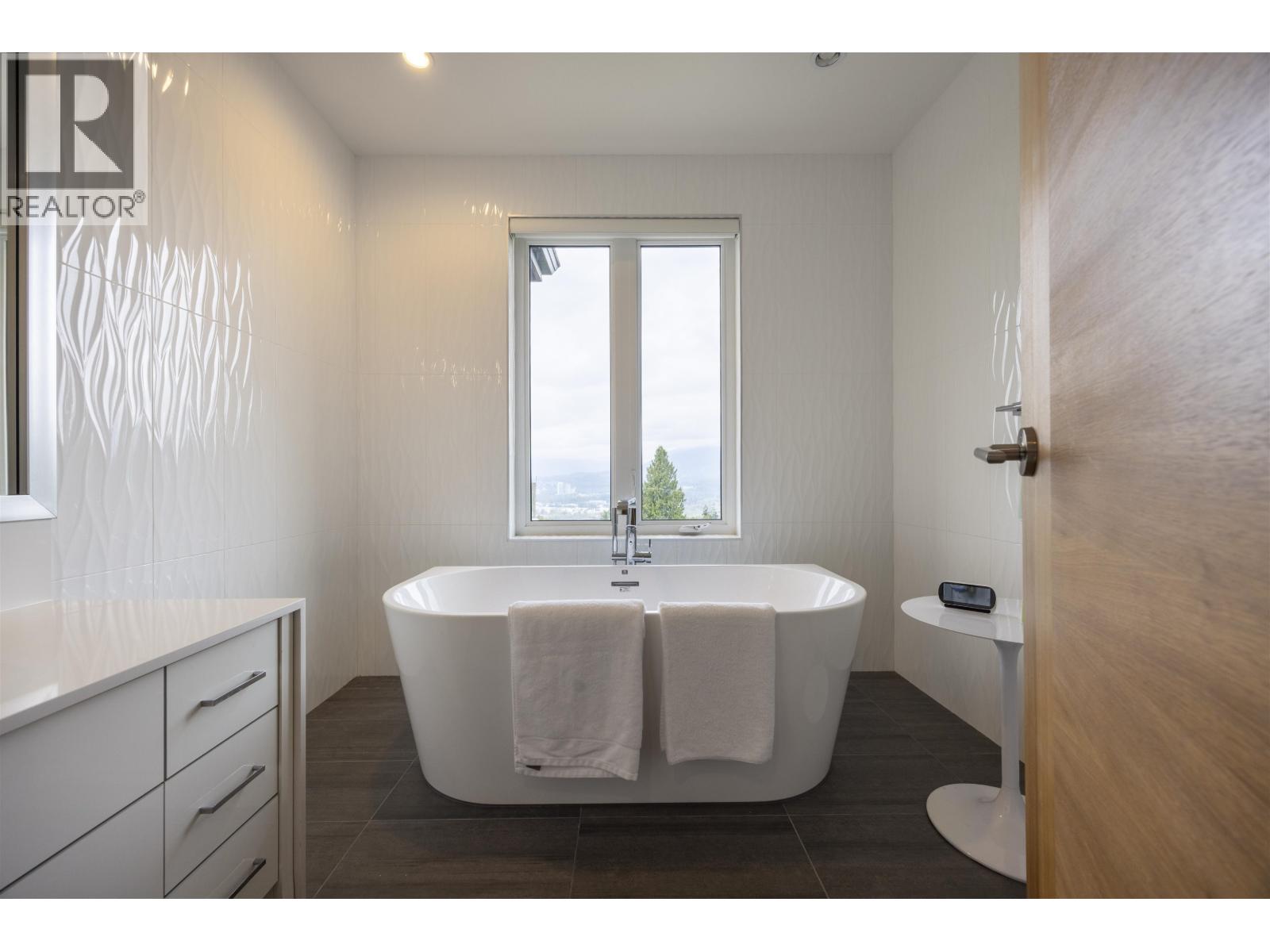 5111 Harbour View Road, Burnaby, British Columbia  V5B 1C9 - Photo 28 - R3161704