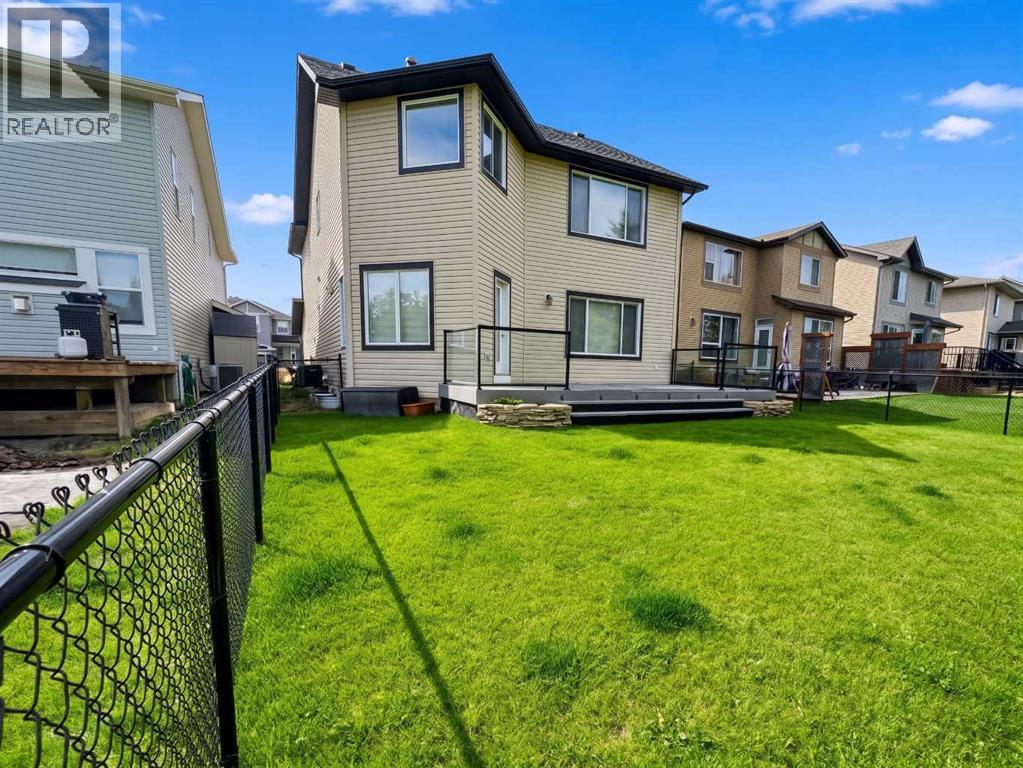 18 Drake Landing Crescent, Okotoks, Alberta  T1S 0C1 - Photo 3 - A2341588