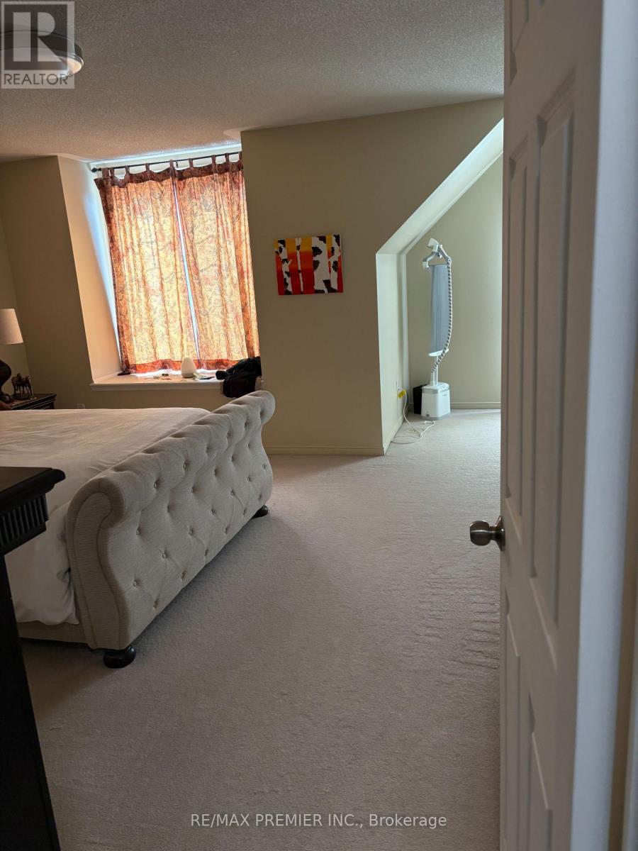 95 John Bell Crescent, Toronto, Ontario  M1L 0G5 - Photo 7 - E13747252