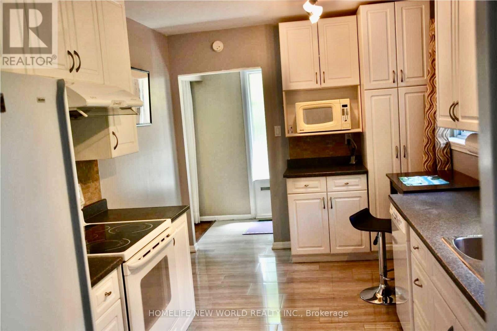 40 Brahms Avenue, Toronto, Ontario  M2H 1H4 - Photo 8 - C13747468