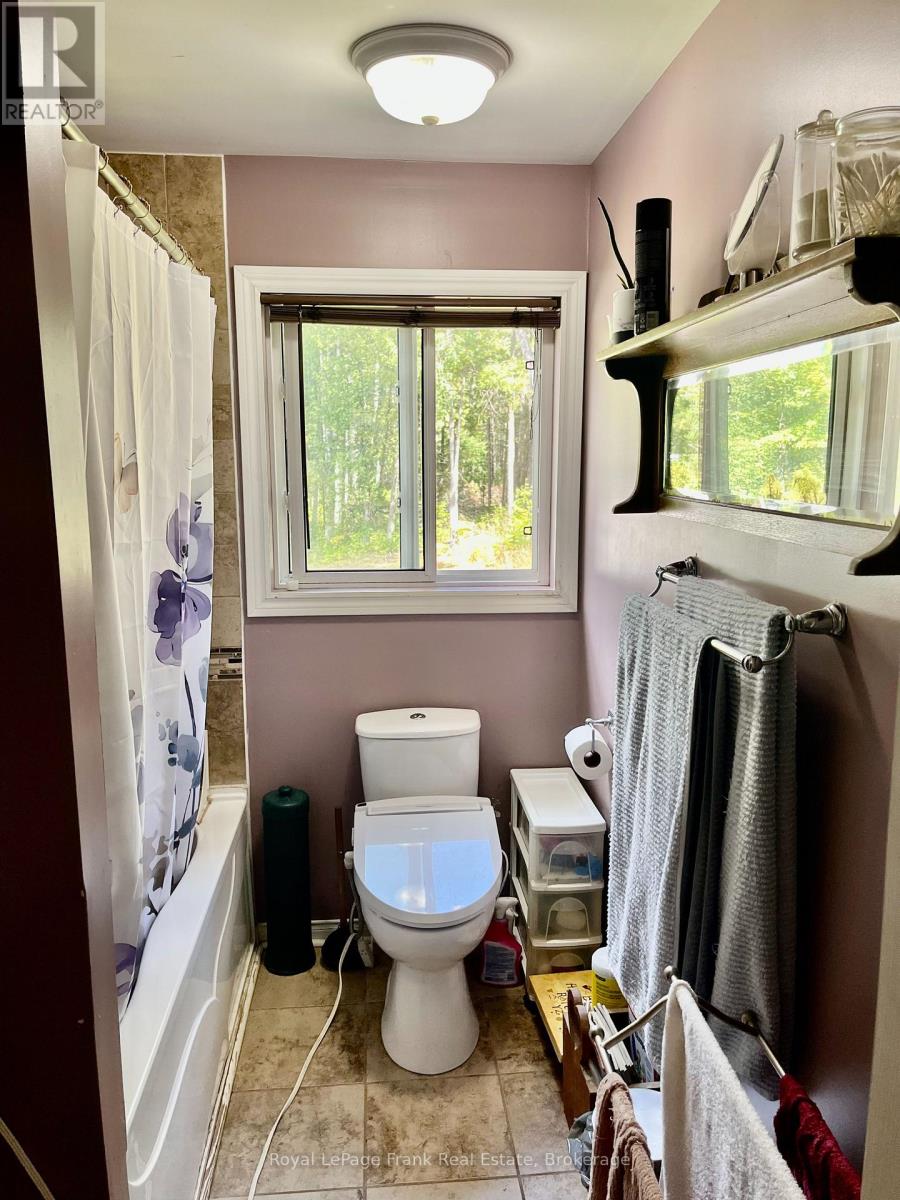1630 Musclow Greenview Road, Hastings Highlands, Ontario  K0L 1C0 - Photo 19 - X13747546