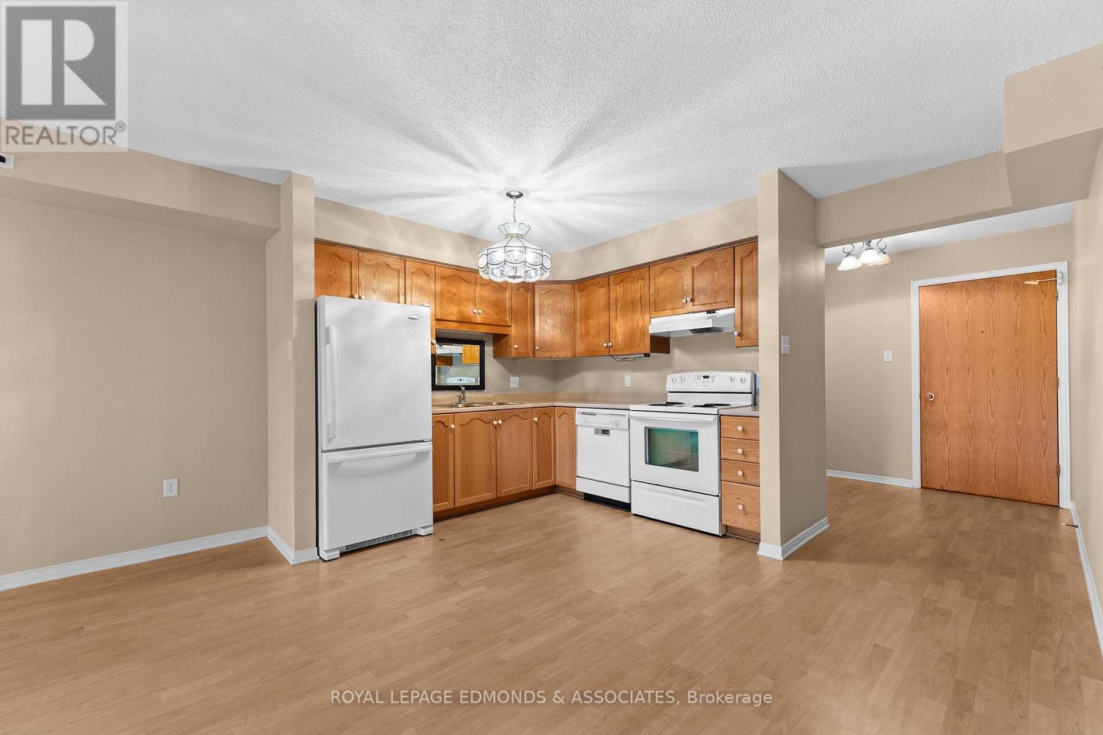 212 - 1 Crandall Street, Pembroke, Ontario K8A 8M6 - Photo 7 - X13747498