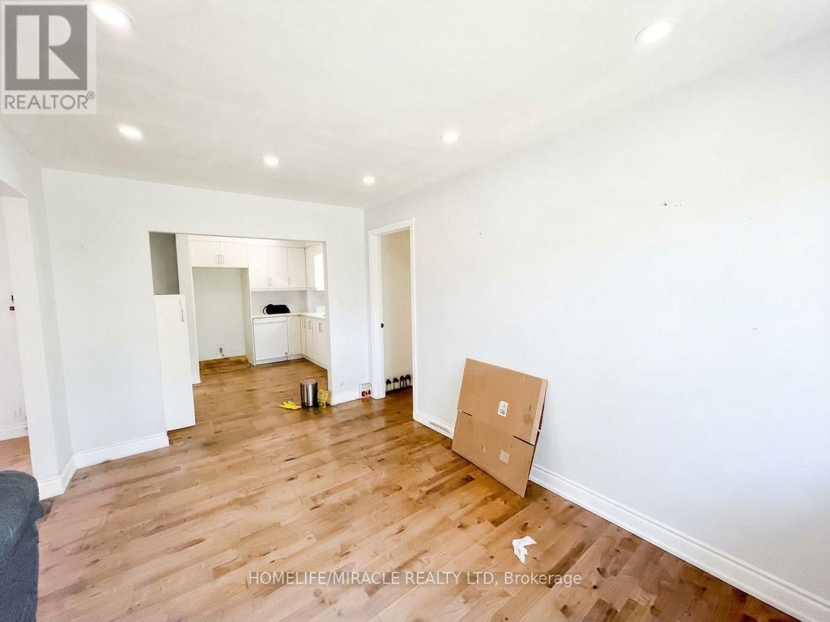 14178 Yonge Street, Aurora, Ontario  L4G 0P5 - Photo 5 - N13747554