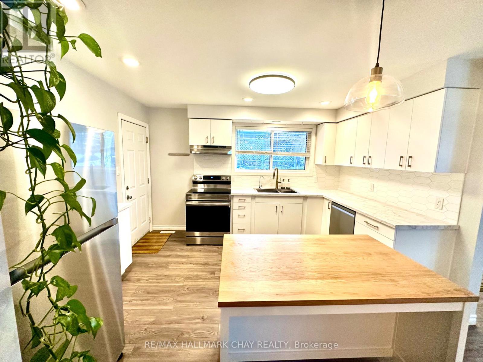 11 Daphne Crescent, Barrie (Cundles East), Ontario  L4M 2Y7 - Photo 6 - S13747500