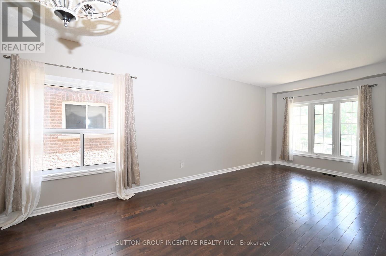 149 Raymond Crescent, Barrie (Painswick South), Ontario  L4N 0V7 - Photo 5 - S13747522