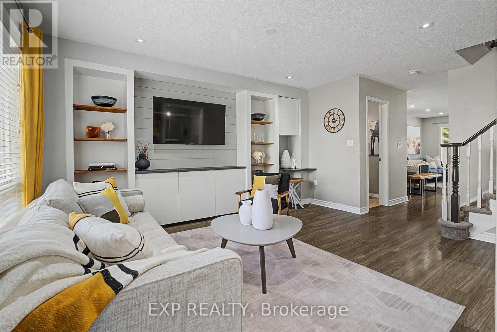 5421 Rochelle Way, Mississauga, Ontario  L5M 7Y2 - Photo 11 - W13747518